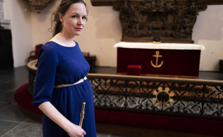 Rikke Høyer Lentz spillede sin debutkoncert som solofløjtenist i Holmens Kirke (hvor billedet her er taget) i oktober 2014. Det blev samtidig et vendepunkt, der førte til, at hun året efter gik i gang med at læse teologi med det mål at blive præst. – Foto: Mikkel Møller Jørgensen.