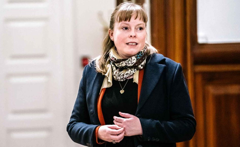 Kirkeminister Joy Mogensen (S) har på Facebook fortalt, at der i forbindelse med genåbningen den 21. april vil komme nye retningslinjer for kirkerne. Men ingen i den kirkelige verden har hørt noget via de officielle kanaler endnu.