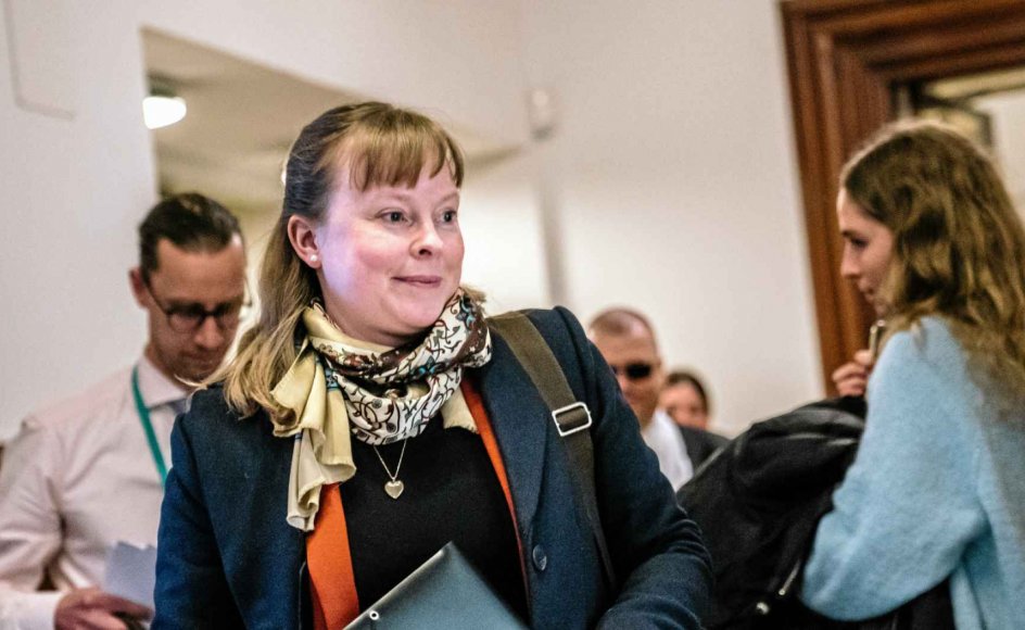 Kirkeminister Joy Mogensen (S) bør holde de officielle udmeldinger til officielle kommunikationskanaler, mener sognepræst Simon L. Jylov