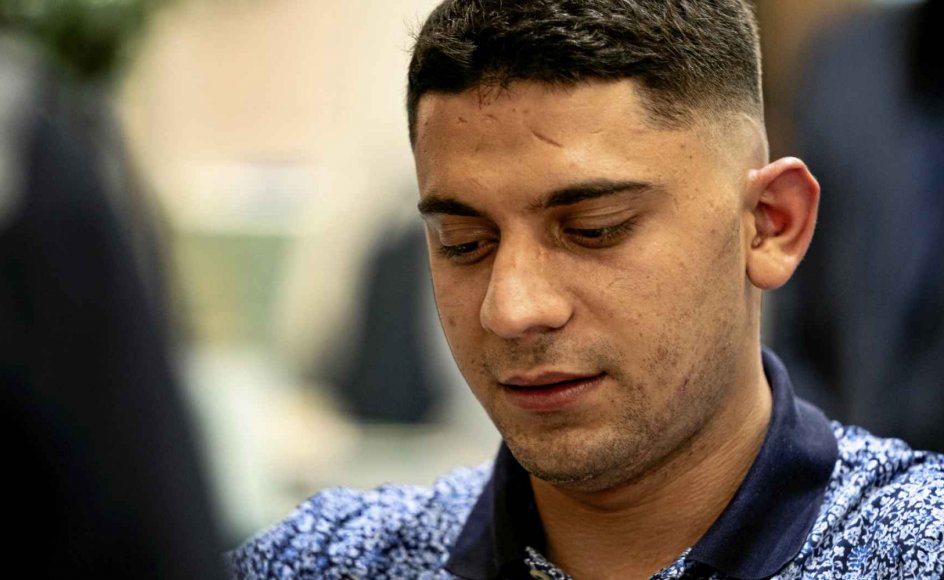 Den nye DR-dokumentar om Yahya Hassan fortæller om et kort, men usædvanligt liv med vold, kriminalitet, social kontrol, psykisk sygdom, misbrug og digterens på én gang aggressive og sensitive digtning. Her er han til Bogforum et halvt år før sin død. – Foto: Ida Guldbæk Arentsen/Ritzau Scanpix.
