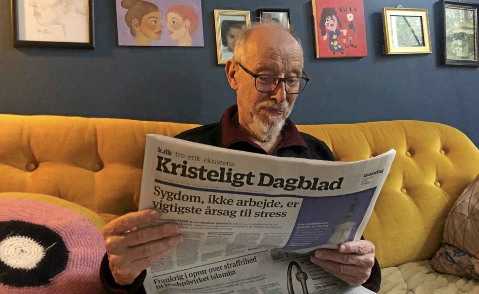 Bjarne Larsen med Kristeligt Dagblad. – Privatfoto.