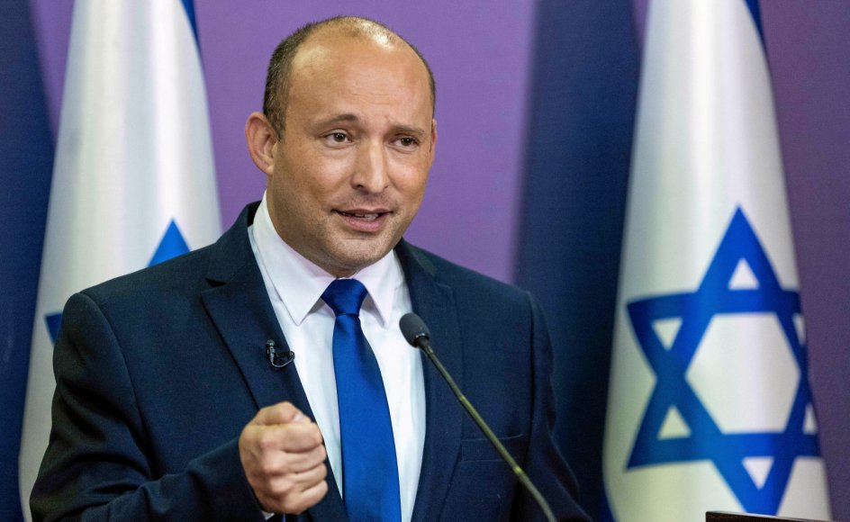 Naftali Bennett, der nu står til at blive Israels første nationalreligiøse premierminister, er en stærk fortaler for de jødiske bosættelser på Vestbredden og har tidligere haft flere ministerposter under Benjamin Netanyahu, blandt andet som forsvarsminister fra 2019 til 2020.
