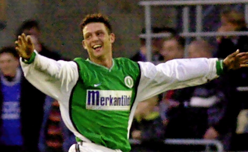 Rasmus Green Dandanell scorer for AB i en fodboldkamp i 2000.