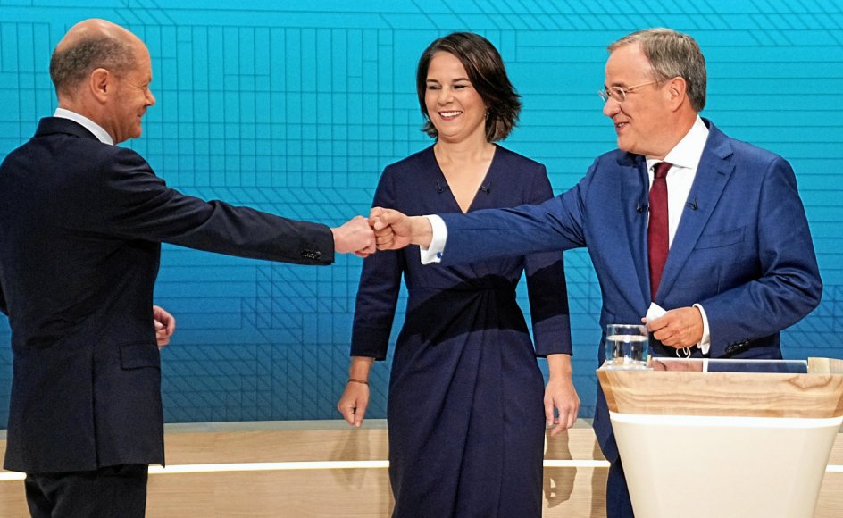 Det var især socialdemokraten Olaf Scholz (tv.) og kristendemokraten Armin Laschet, der krydsede klinger i den anden tv-debat mellem de tre kanslerkandidater, mens De Grønnes Annalena Baerbock prøvede at fremstå som fornyelsens stemme.
