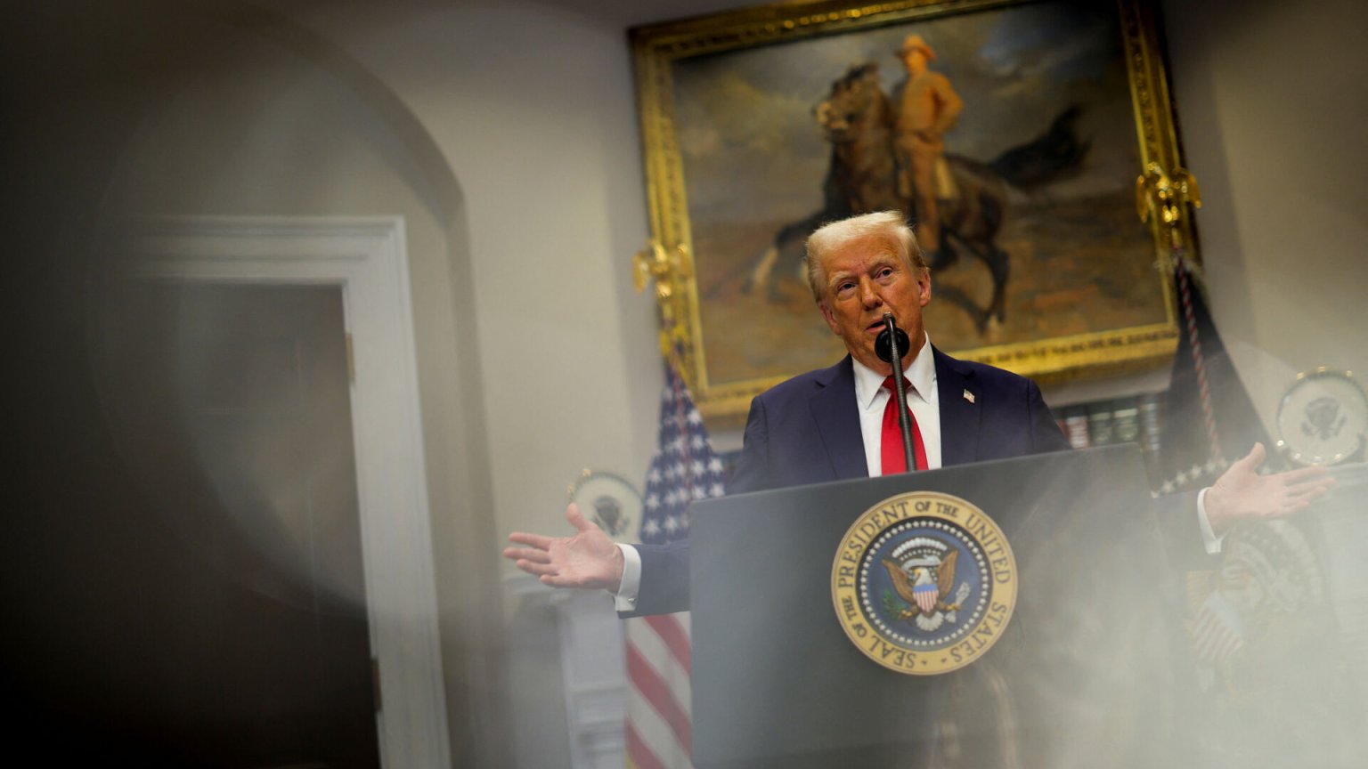 Trump rækker nu hånden ud til Kina: Hjælp os med at få styr på krigen i ...