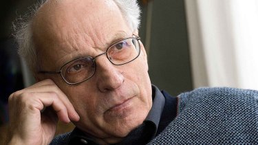 Kirke og politik er noget af det, Svend Ove Gade langer ud efter i sine klummer. --