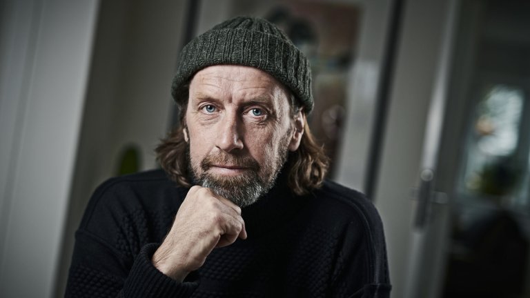 Anders Agger fylder 60 år: Han øver sig hver dag i ikke at blive helt  tilfreds med tilværelsen | Kristeligt Dagblad