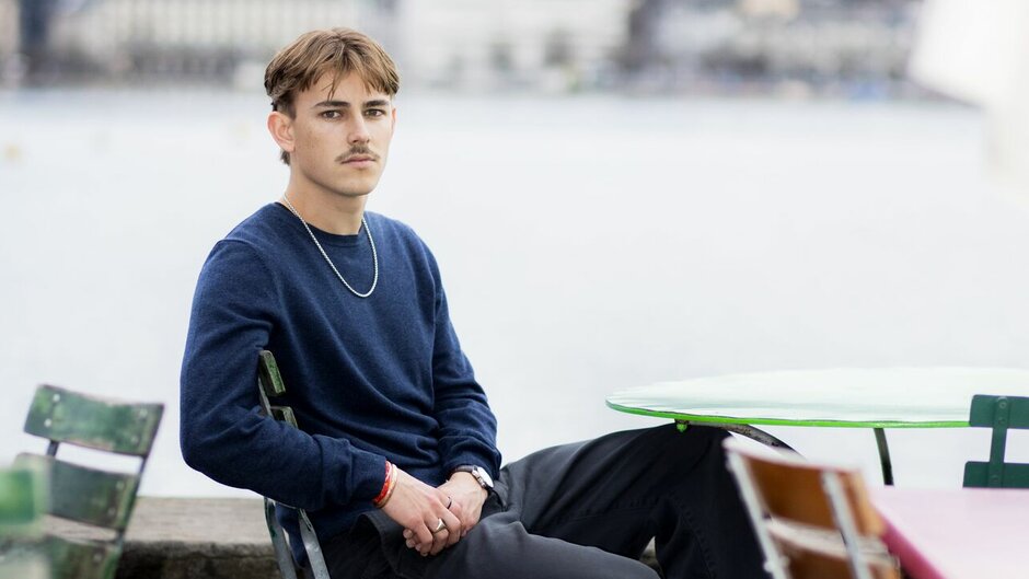 22-årig forfatter ved meget, tør meget og skriver godt. Men hans roman ...
