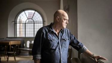Flemming Pless afviser, at han trækker sit kandidatur til Folketinget på grund af den verserende advokatundersøgelse.