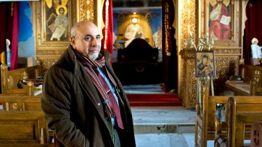 Kirkepolitikere opfordrer folkekirken til at møde de migrantkristne lokalt. Mange kommer fra Østeuropa, men nogle kommer også fra Afrika som egyptiske Michael Bestawrous, der er fotograferet i den koptiske kirke i København.