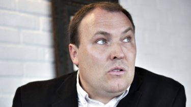 Thomas Reinholdts ståen fast på traditionen skal imidlertid ikke tolkes som om, at han sidder på hænderne, vurderer sognepræst og kirkehistoriker.