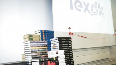 Fra Folketingets borgerlige partier er meldingen, at man hele tiden har støttet lex.dk, mens Socialdemokratiet har tøvet. Både Venstre, Konservative og Dansk Folkepartis kulturordførere, Jan E. Jørgensen, Birgitte Bergman og Morten Messerschmidt, bekræfter over for Kristeligt Dagblad, at lex.dk kan regne med deres støtte.