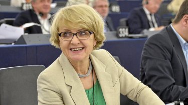 ”Vi må blive ved med at forklare det polske folk, at det ender galt, når denne regering fjerner os fra EU. At Polen er en af de største støttemodtagere af EU," siger Danuta Hübner.
