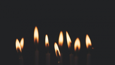 Den jødiske festival hanukkah holdes til minde for et lys-mirakel, der skete i templet 164 f.kr.