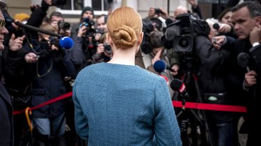 Dommen over Inger Støjberg vil i nogle kredse uden tvivl udløse et krav om, at statsminister Mette Frederiksen (S) skal stilles for en rigsret. Men som alt tegner nu, er der forsætligheden til forskel. Inger Støjberg vidste, hvad hun gjorde, skriver Erik Bjerager.