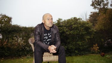 Peter Øvigs ”Jeg er hvad jeg husker” kan læses som en selvstændig opfølgning på hans forrige bog, ”Min mor var besat” fra 2019.