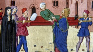 Den døde rejser sig på båren. På Det kongelige bibliotek i Torino, Italien, kan man se dette billede fra værket Codex de Predis, som er fra 1476.