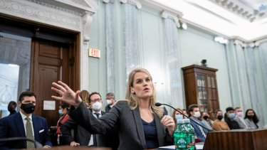 I tirsdags argumenterede whistlebloweren Frances Haugen i det amerikanske senat for, at der er behov for åbenhed om sociale mediers algoritmer.