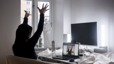 Alle shamanens workshops bliver optaget, så deltagerne kan se dem efterfølgende. ”Healingen fra sessionen virker altid, uanset hvornår deltagerne ser optagelsen igen,” fortæller Karina Bundgaard.