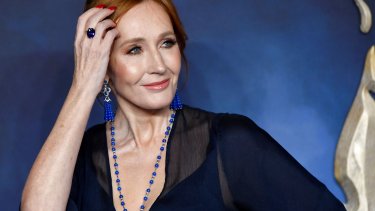 Debatten om forfatteren J.K. Rowling (billedet) kan virke irrelevant i en dansk sammenhæng, men er et symbol på en identitetspolitisk udvikling, vi desværre også oplever herhjemme, skriver Morten Rasmussen.