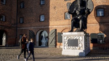 Skal Vestindisk Pakhus skabe et såkaldt ”samvittighedssted” for slavehandelens ofre svarende til erindringssteder for for eksempel Holocaust?