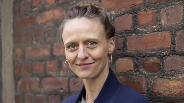 "Vi lever ikke for at gå i skole, vi går i skole, fordi vi vil forstå livet og forstå vores liv i et samfund og i en verden med andre (eller som Grundtvig ville sige, det er skolen for livet, ikke omvendt)," skriver Ingrid Ank.