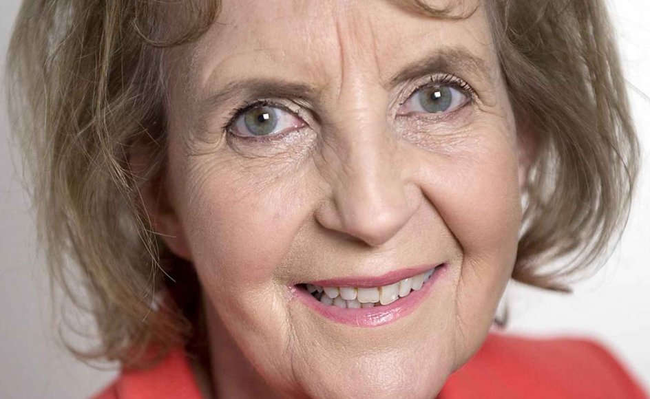 Birgit Meister Birgit Meister: Vild storkenæb, renset benzin og brændt hestehov dufter ...