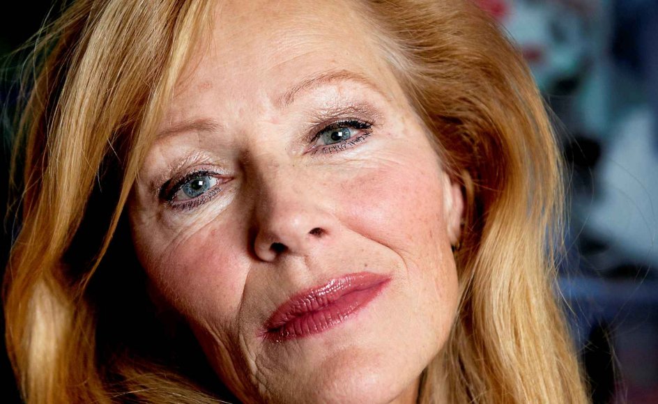 Suzanne Bjerrehuus fylder 70: Fra nummerpige til bramfri կրոնական գրականություն | Kristeligt Dagblad