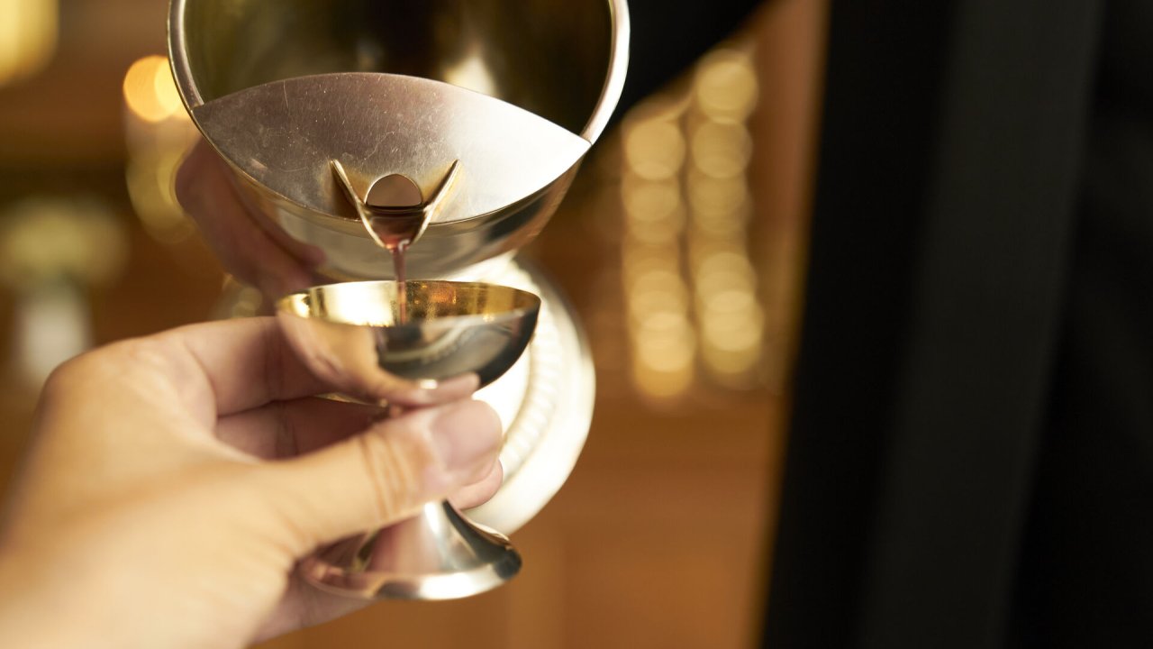 Oblater Den anglikanske kirke forbyder alkoholfri vin og glutenfri oblater ...