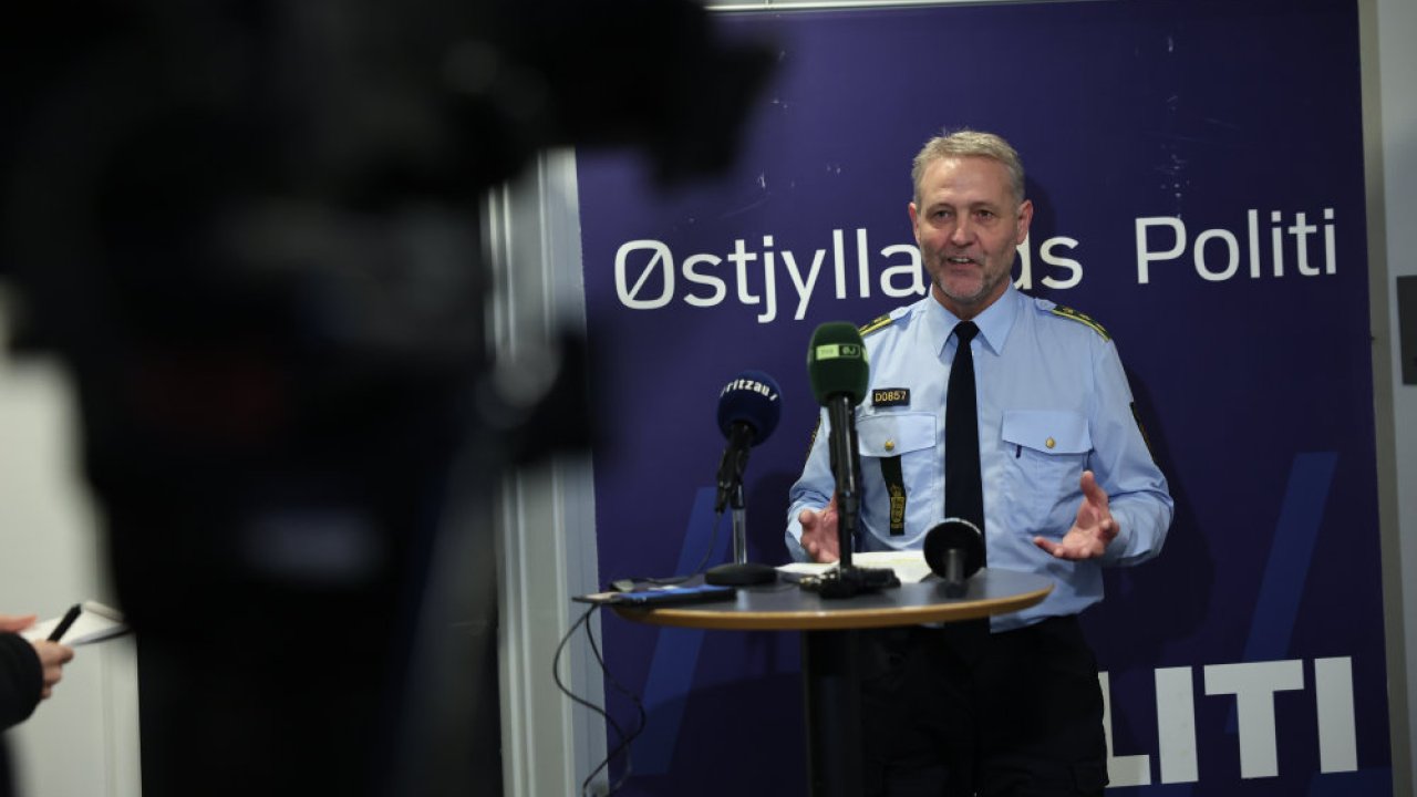 Islev Politi Politi: Mistænkt for grov voldtægt af 89-årig kendte stedet ...