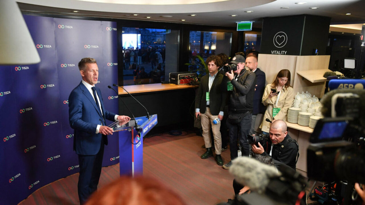 Magyar: Orbán har ønsket mig tillykke med sejren